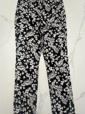 Roz & Ali Black and White Floral Pants